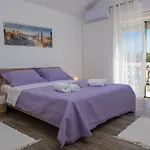 Apartment Fila Vrsi