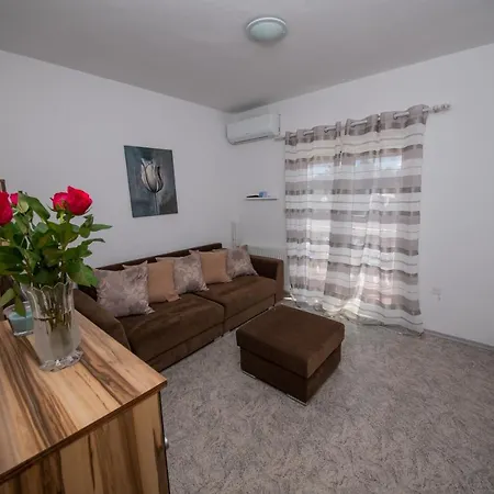 Apartment Fila Vrsi